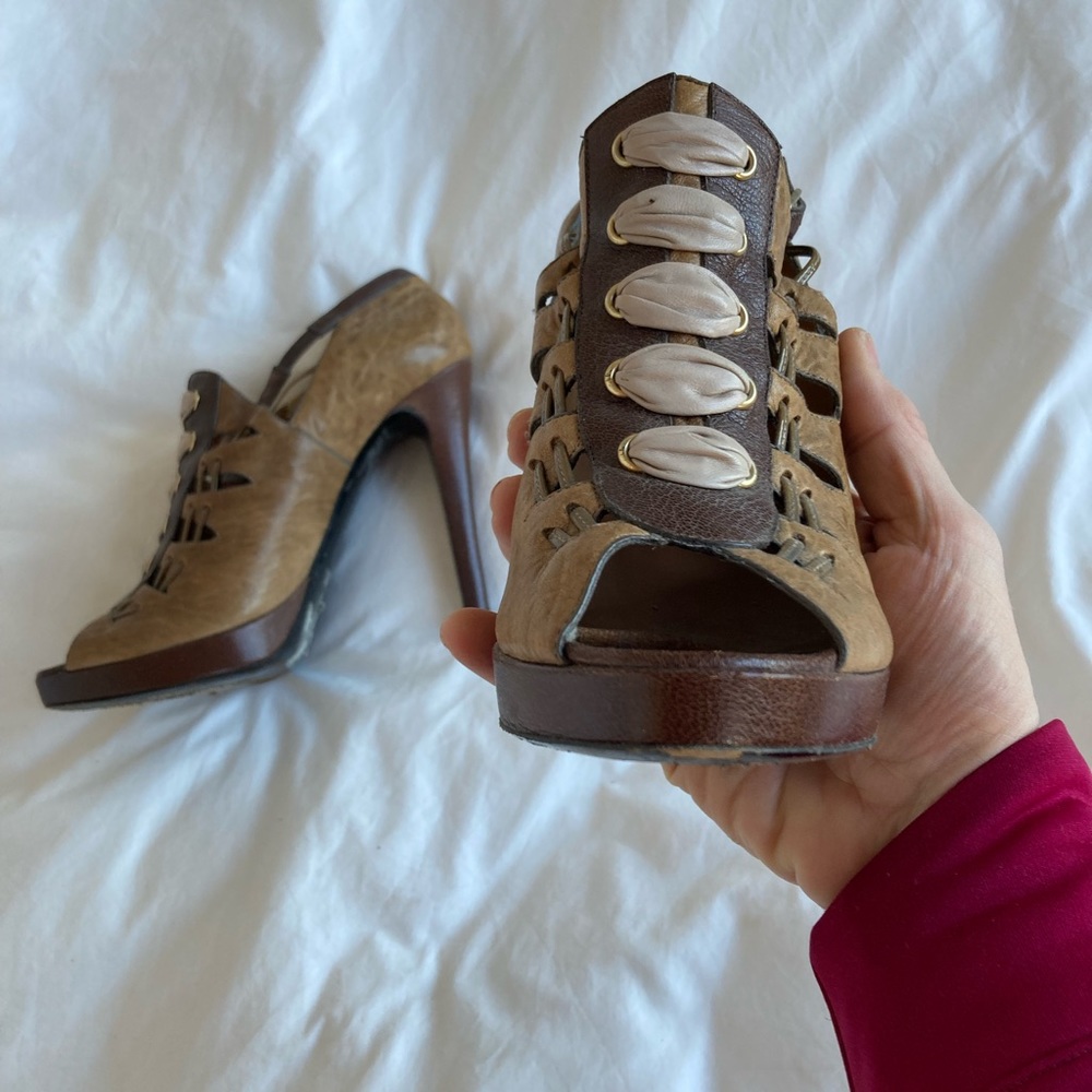 Super Chic, Unique Givenchy Platform Pumpworn Onc… - image 7